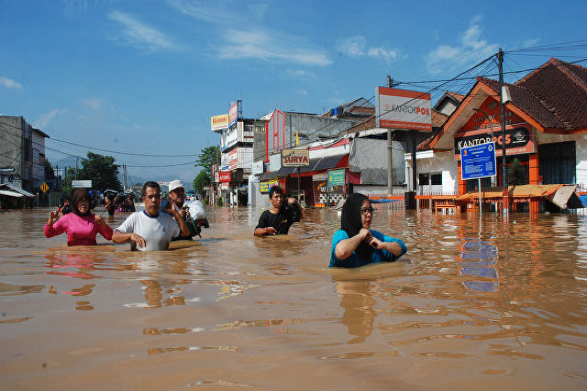 В Индонезии в результате наводнения погибли 19 человек