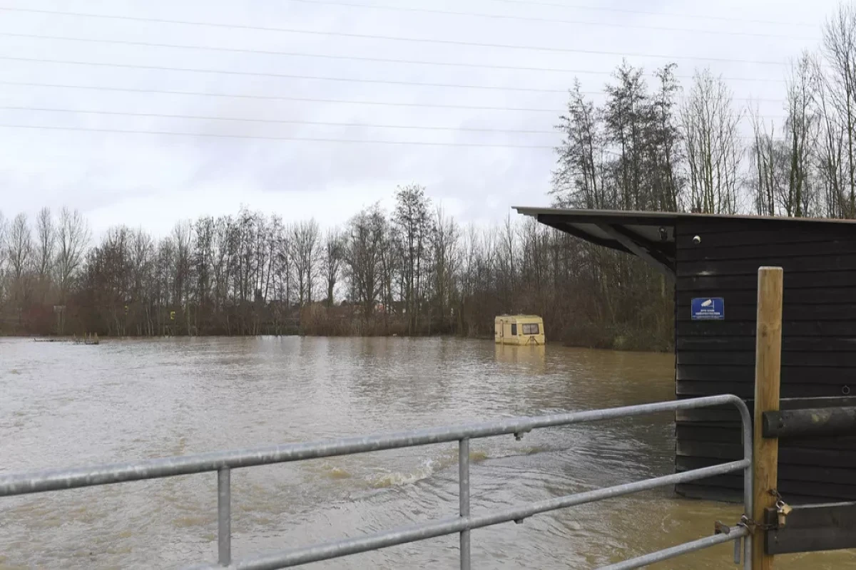 Во Франции семь человек пропали без вести из-за наводнений
