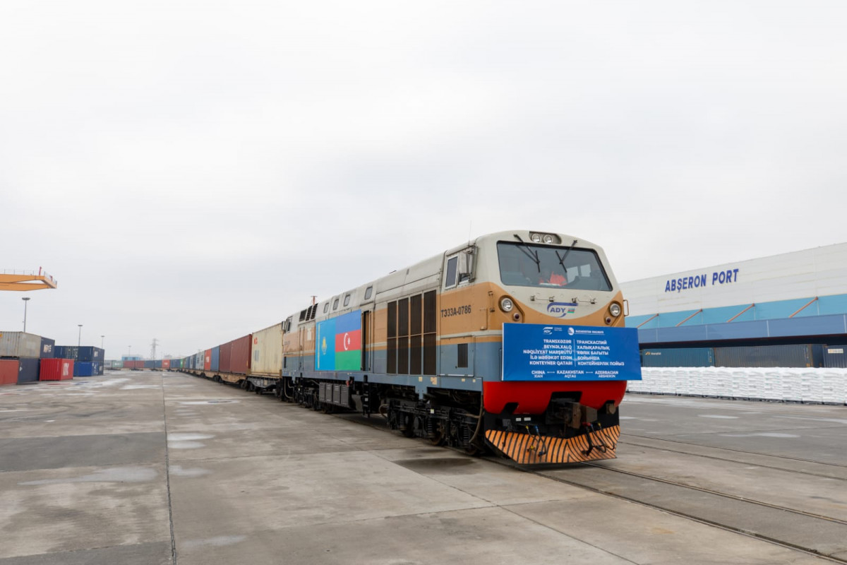Состоялся телемост по случаю прибытия контейнерного поезда по Среднему коридору в Азербайджан