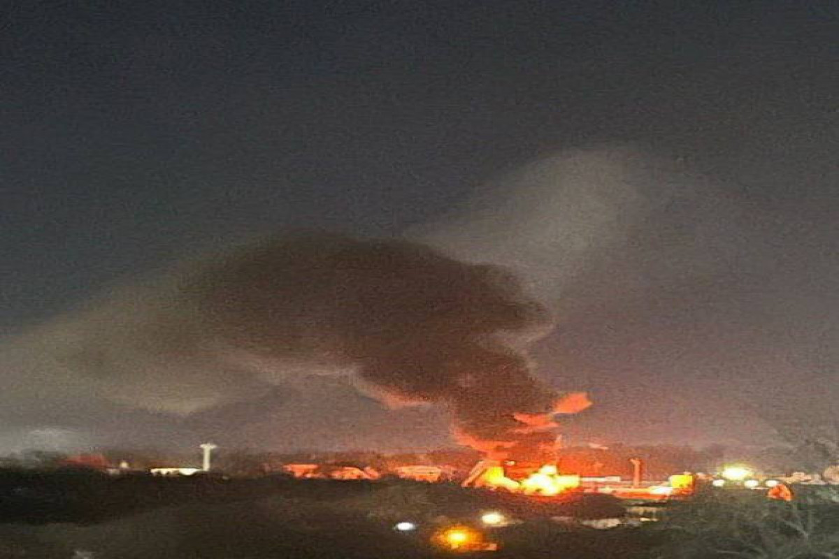 Несколько регионов России подверглись атаке дронов, на нефтебазе «Лукойл»  начался пожар
