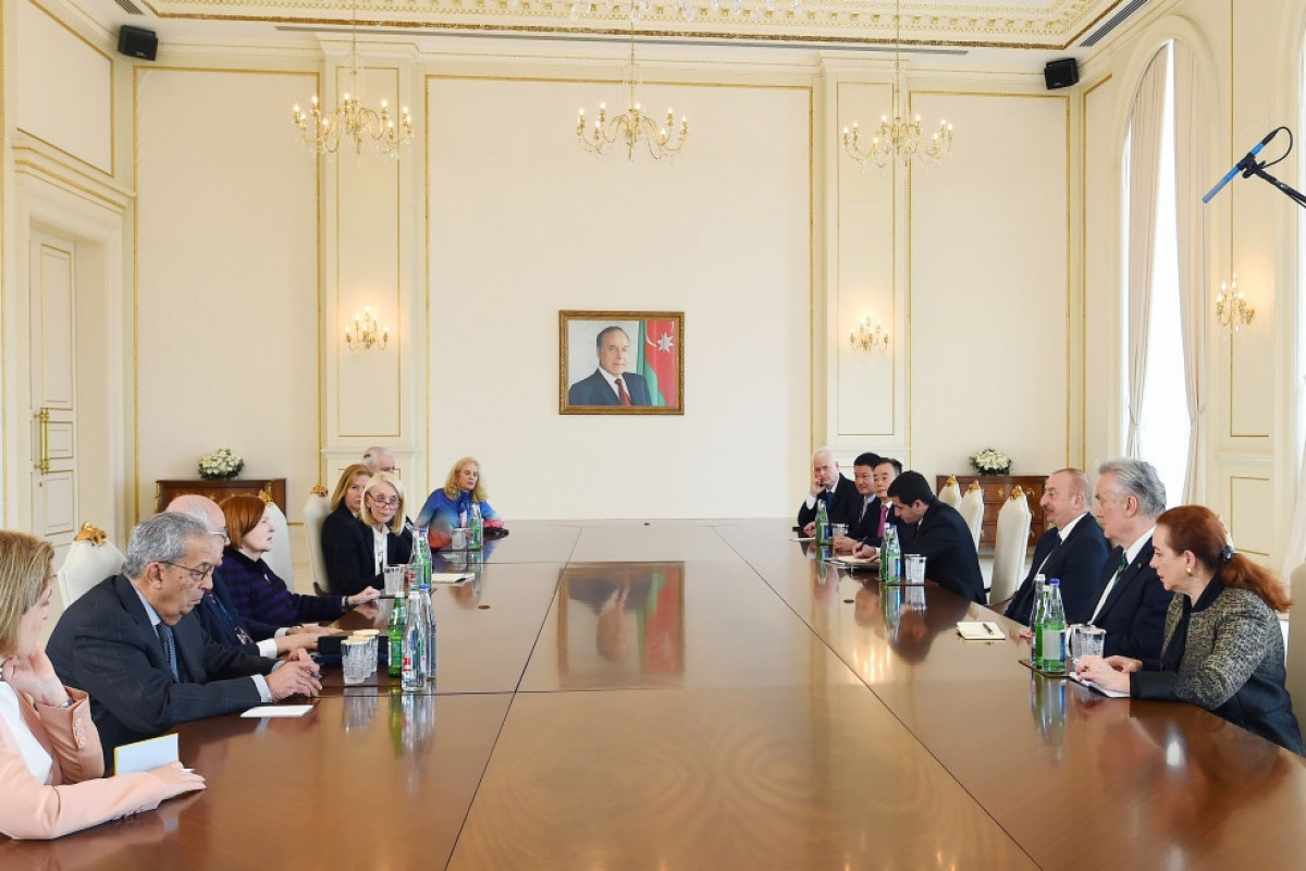 Президент Азербайджана принял сопредседателей и членов правления Международного центра Низами Гянджеви - ОБНОВЛЕНО 
