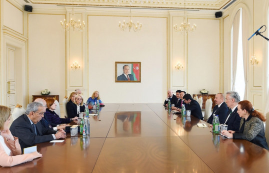 Президент Азербайджана принял сопредседателей и членов правления Международного центра Низами Гянджеви - ОБНОВЛЕНО 