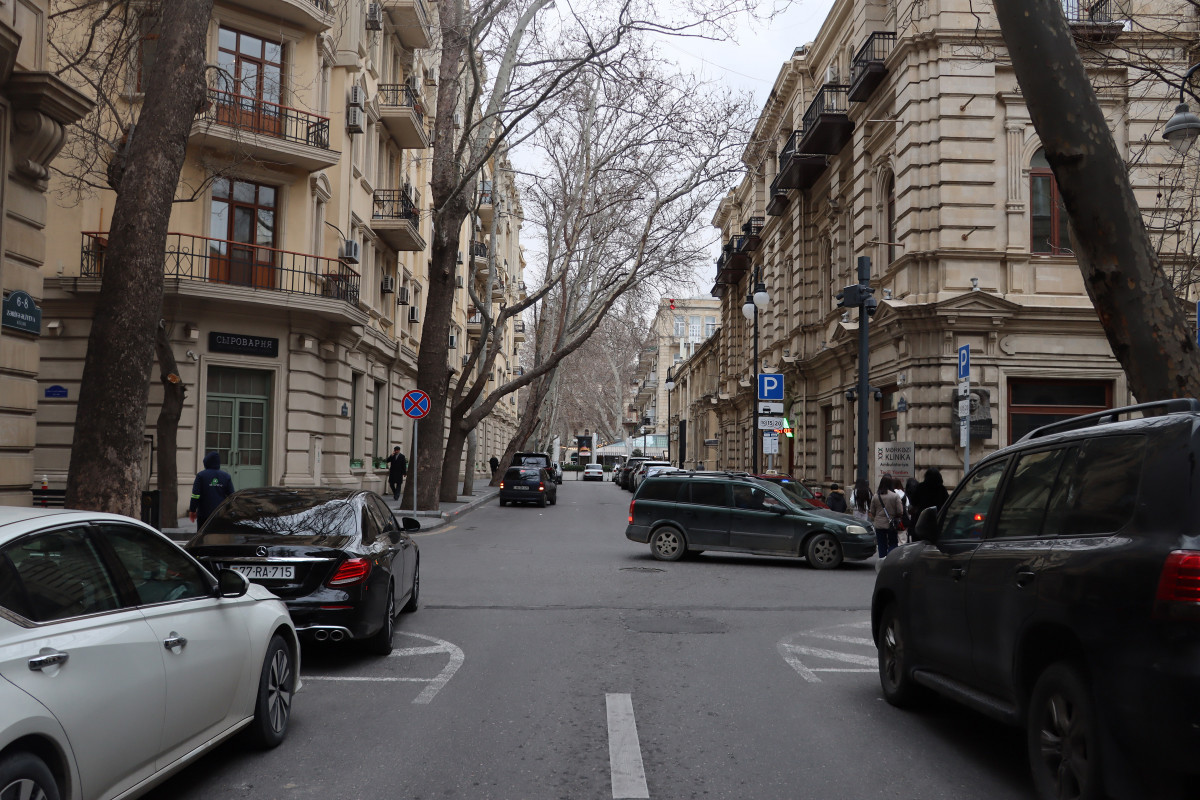 В выходные дни в Баку въезд автомобилей на ряд улиц возле сада Хагани будет ограничен