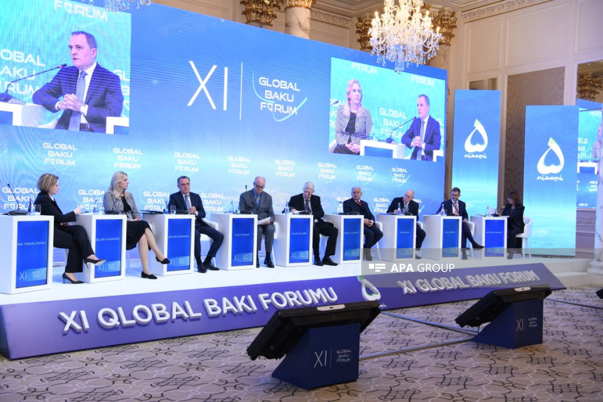 XI Глобальный Бакинский форум в Баку продолжает работу-ФОТО 