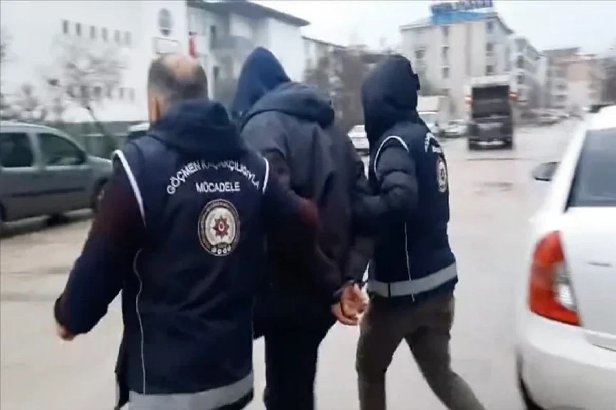 В Турции в ходе операции полиции против преступной группировки задержаны 12 человек