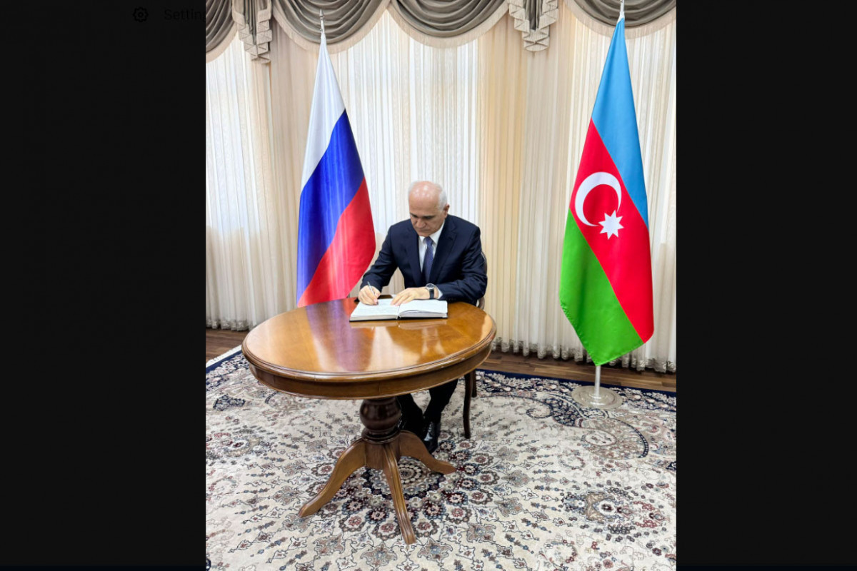 Вице-премьер Азербайджана посетил посольство РФ и выразил соболезнования в связи с терактом в Москве