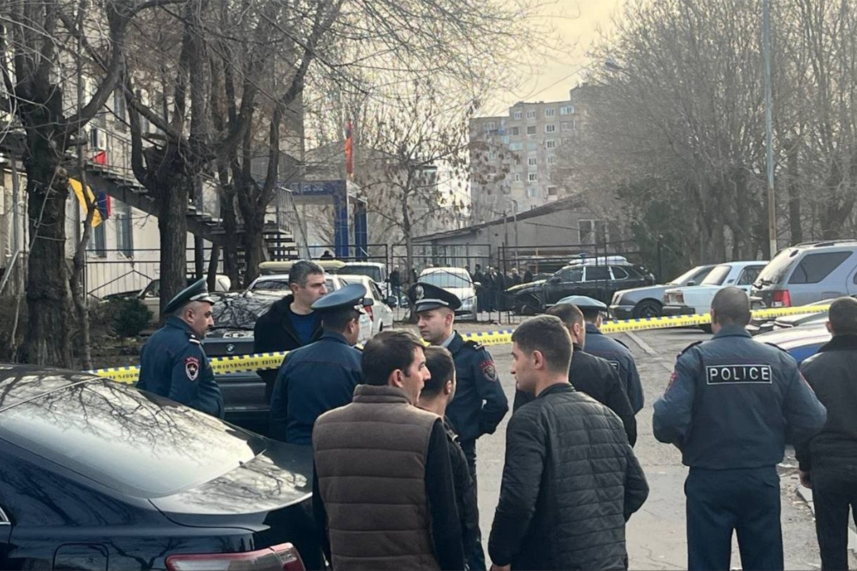 В связи с нападением на управление полиции в Ереване арестованы два человека