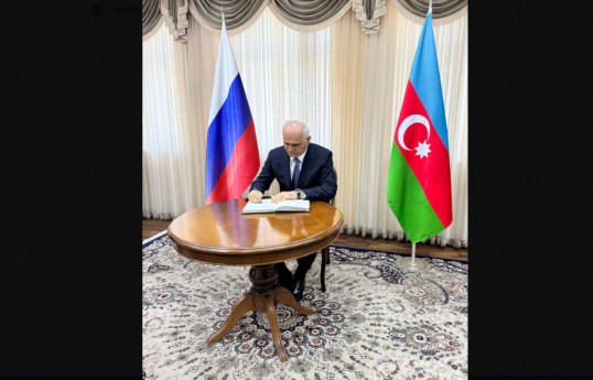 Вице-премьер Азербайджана посетил посольство РФ и выразил соболезнования в связи с терактом в Москве