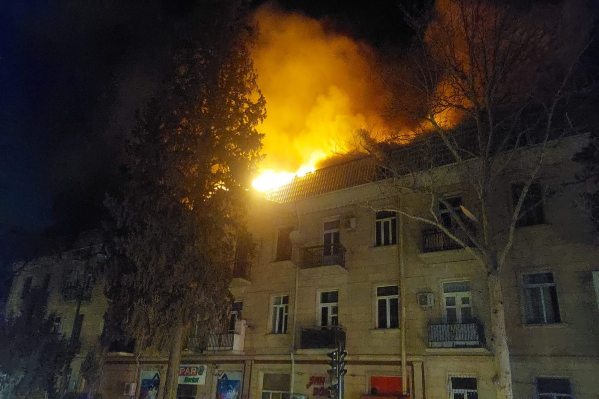 В Гяндже горит жилое здание-<span class="red_color">ФОТО