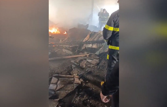 В Азербайджане произошел пожар в общежитии, жильцы эвакуированы – ВИДЕО 