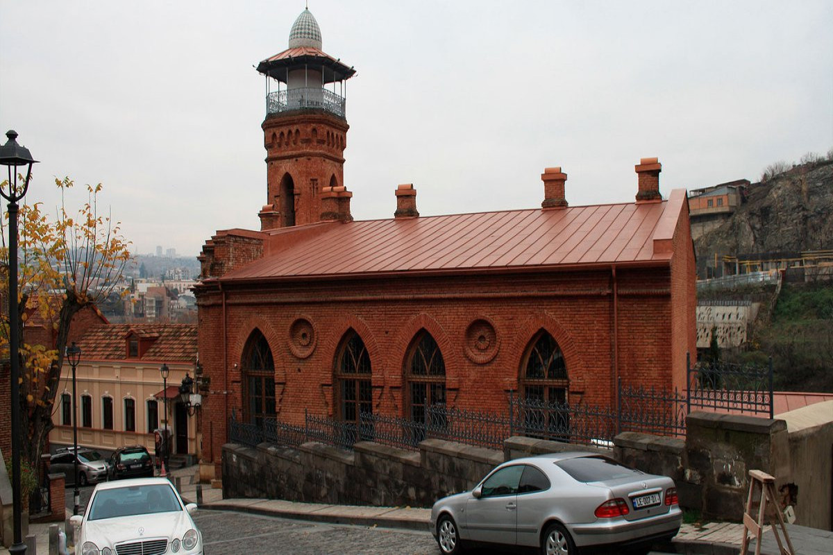 Грузинские власти передадут во владение мусульманской общины еще 20 мечетей