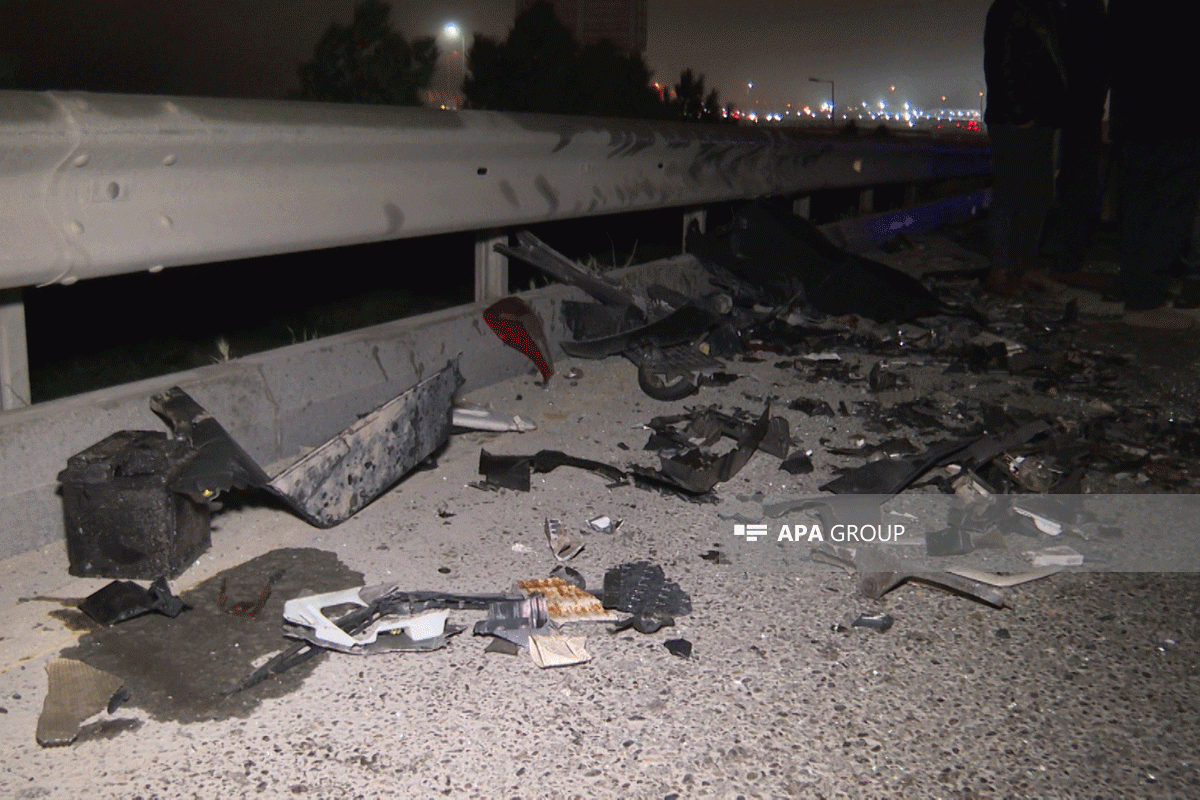 В тяжелом ДТП в Баку погибли два человека, есть также пострадавшие-ФОТО 