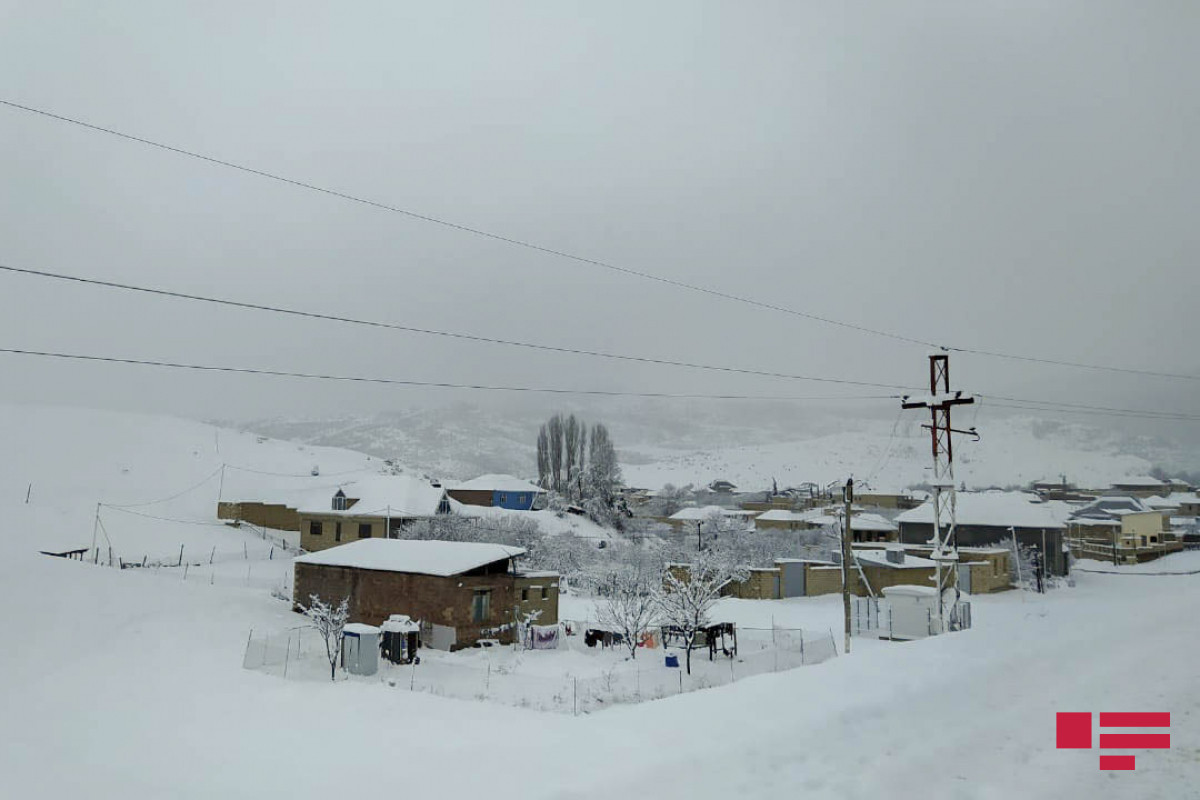 В горных районах Азербайджана выпал снег, в Гяндже и Дашкесане - град