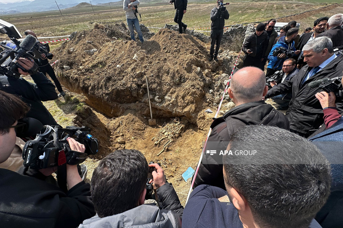 Представители СМИ посетили место обнаружения массового захоронения в Ходжалы - ФОТО 