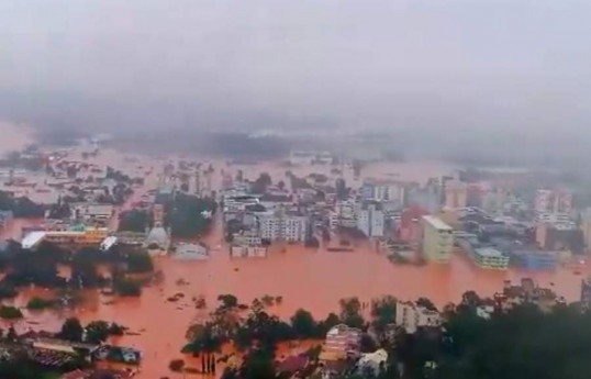 Число жертв наводнений на юге Бразилии достигло 29 человек