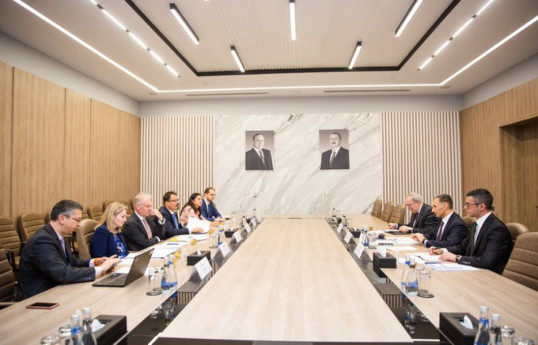 Между ЕС и Азербайджаном обсуждено развитие Среднего коридора