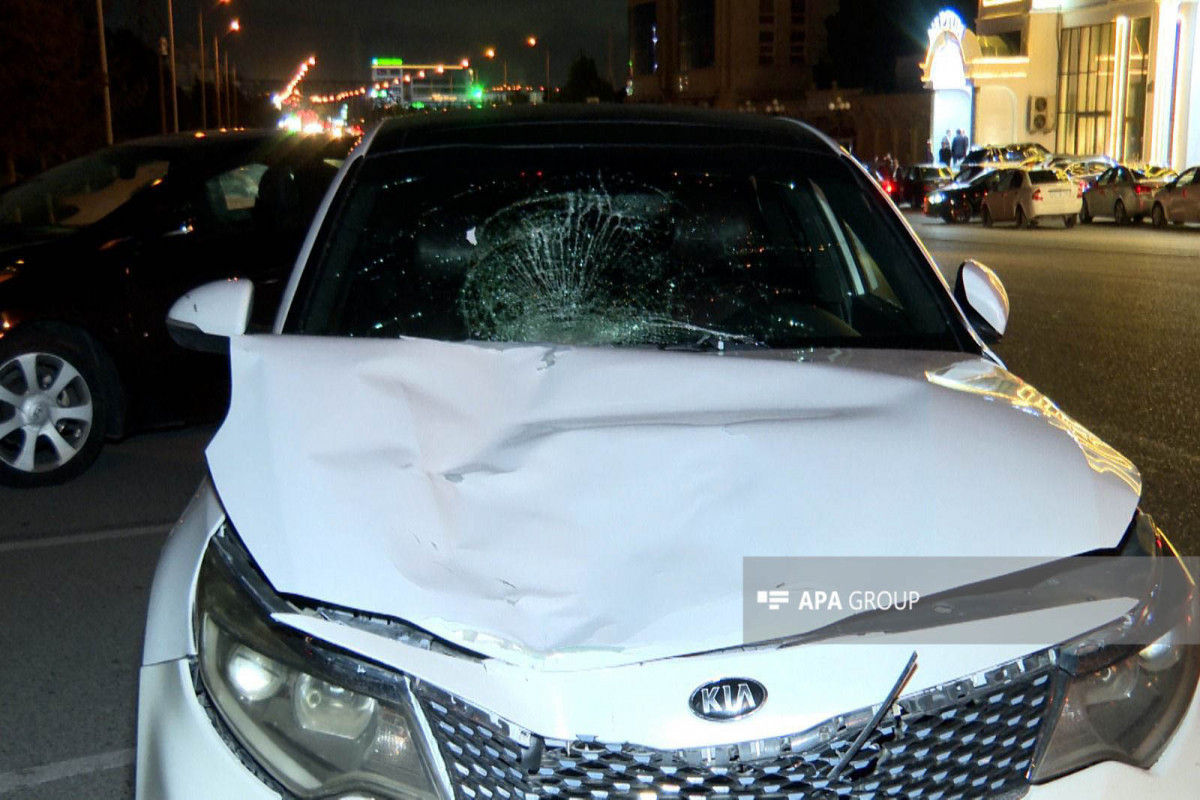 В Баку автомобиль сбил выходивших со свадьбы женщин, есть погибшая-<span class="red_color">ФОТО
