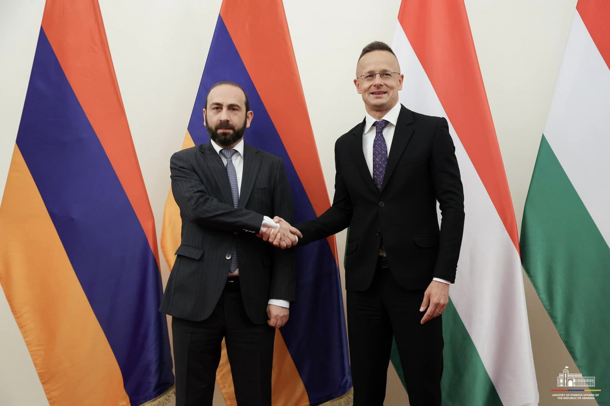 Главы МИД Армении и Венгрии встретились в Будапеште