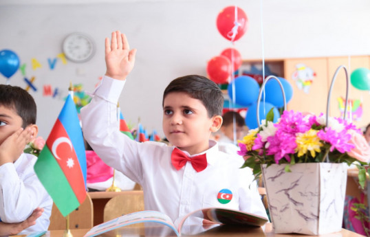 В связи с приемом учащихся в I классы бакинских школ размещено более 28 тыс. запросов
