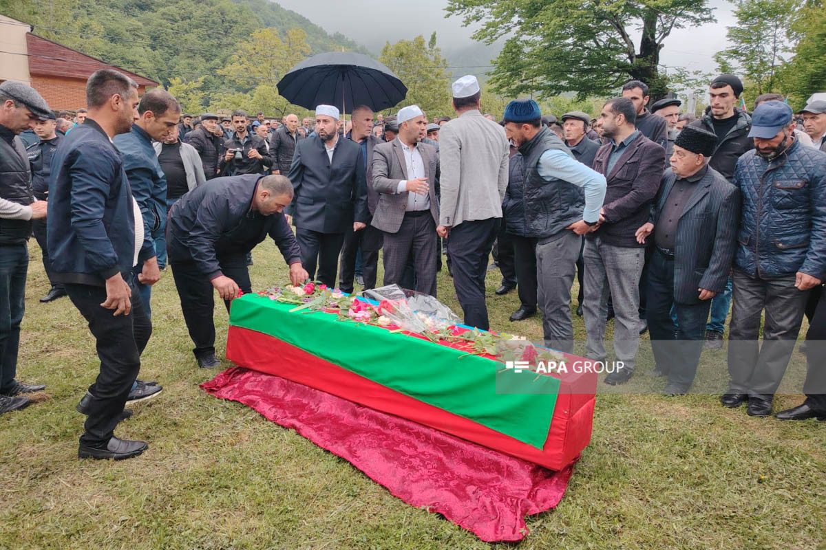В Габале захоронены останки шехида, пропавшего без вести во время Первой карабахской войны, личность которого установлена спустя 30 лет - ОБНОВЛЕНО 