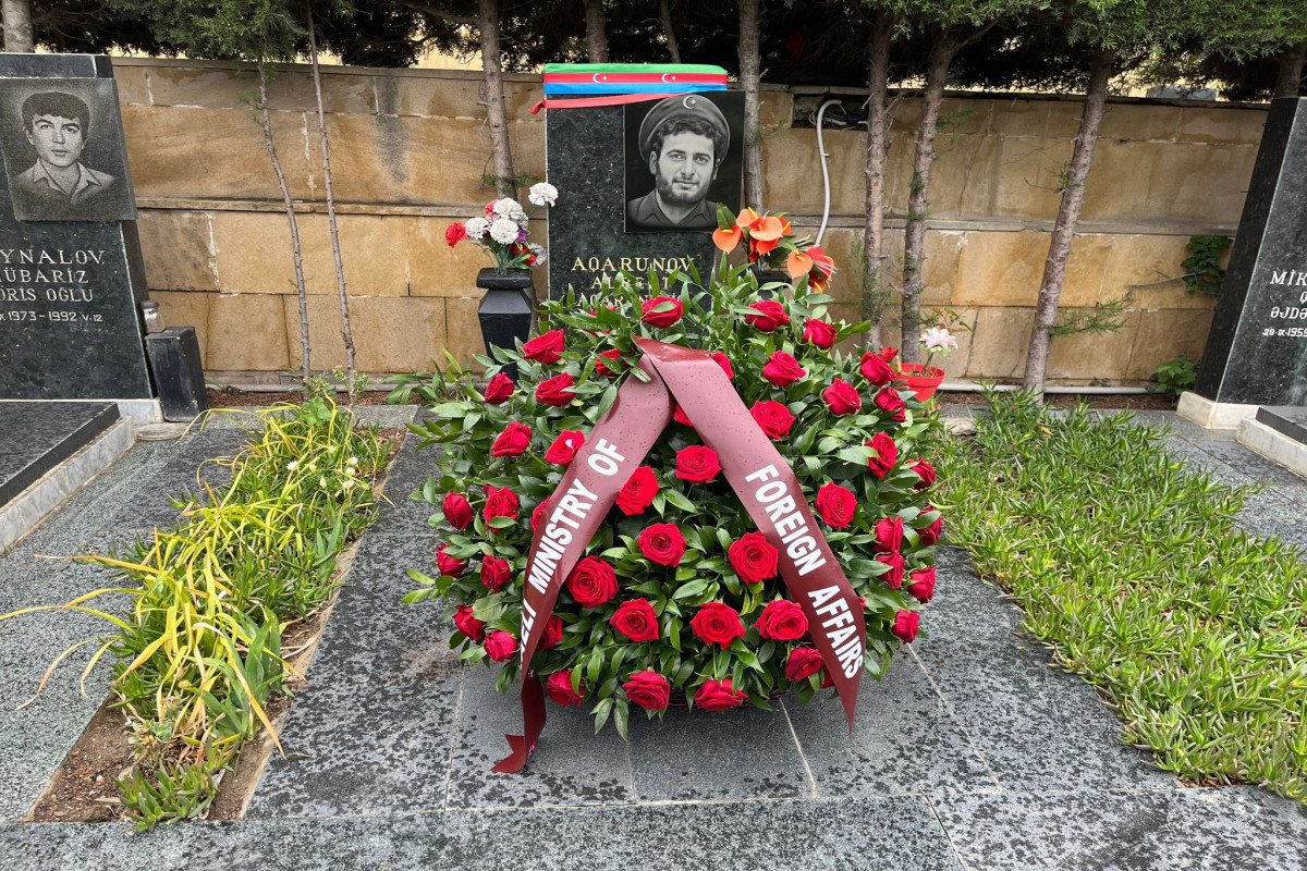 Политический директор МИД Израиля посетила могилу Альберта Агарунова