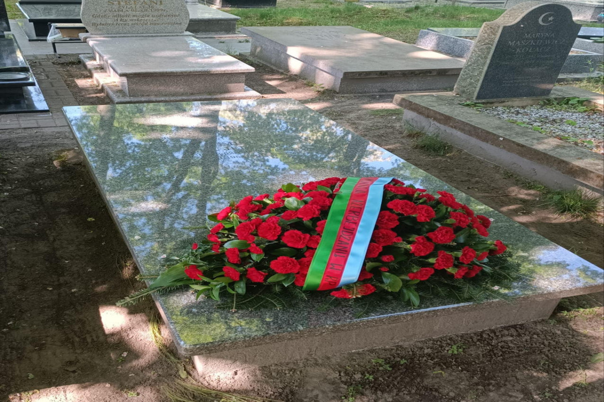 В Польше посещена могила азербайджанского полковника Вели бея Ядигяра