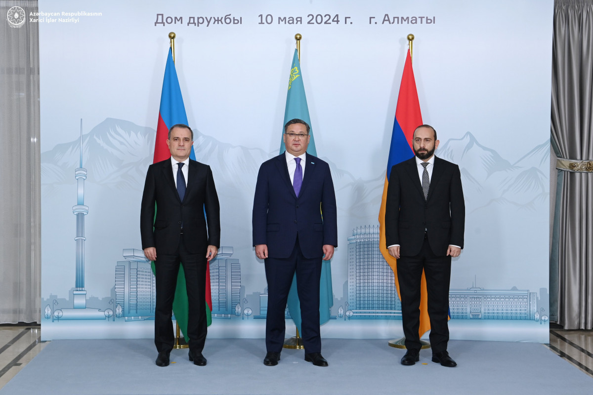 Глава МИД Азербайджана поблагодарил Казахстан за поддержку мирных переговоров