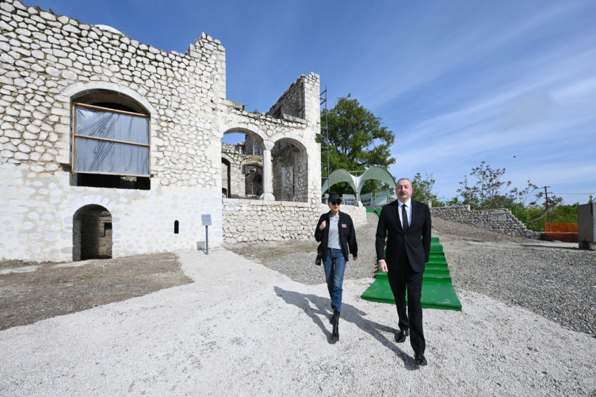 Президент Азербайджана ознакомился с реставрационными работами в мечети Чёль Гала в Шуше -ОБНОВЛЕНО 