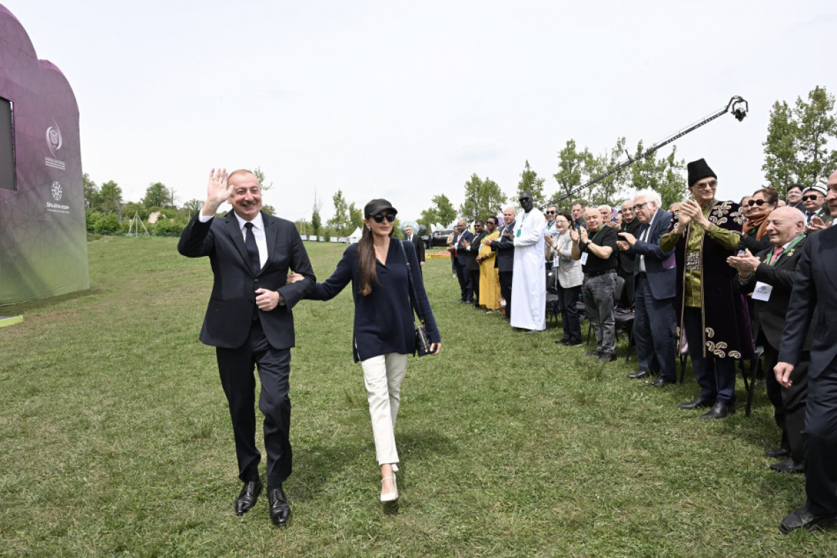 Президент Ильхам Алиев и первая леди Мехрибан Алиева приняли участие в открытии фестиваля «Харыбюльбюль» в Шуше - <span class="red_color">ОБНОВЛЕНО 3-<span class="red_color">ВИДЕО