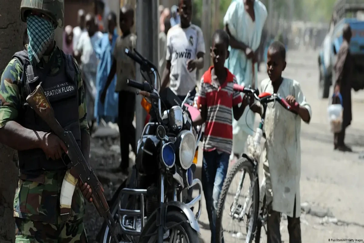 В Нигерии боевики захватили в заложники более 100 мирных жителей