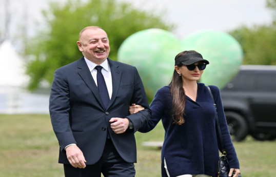 Президент Ильхам Алиев и первая леди Мехрибан Алиева приняли участие в открытии фестиваля «Харыбюльбюль» в Шуше - ОБНОВЛЕНО 2 -ВИДЕО 