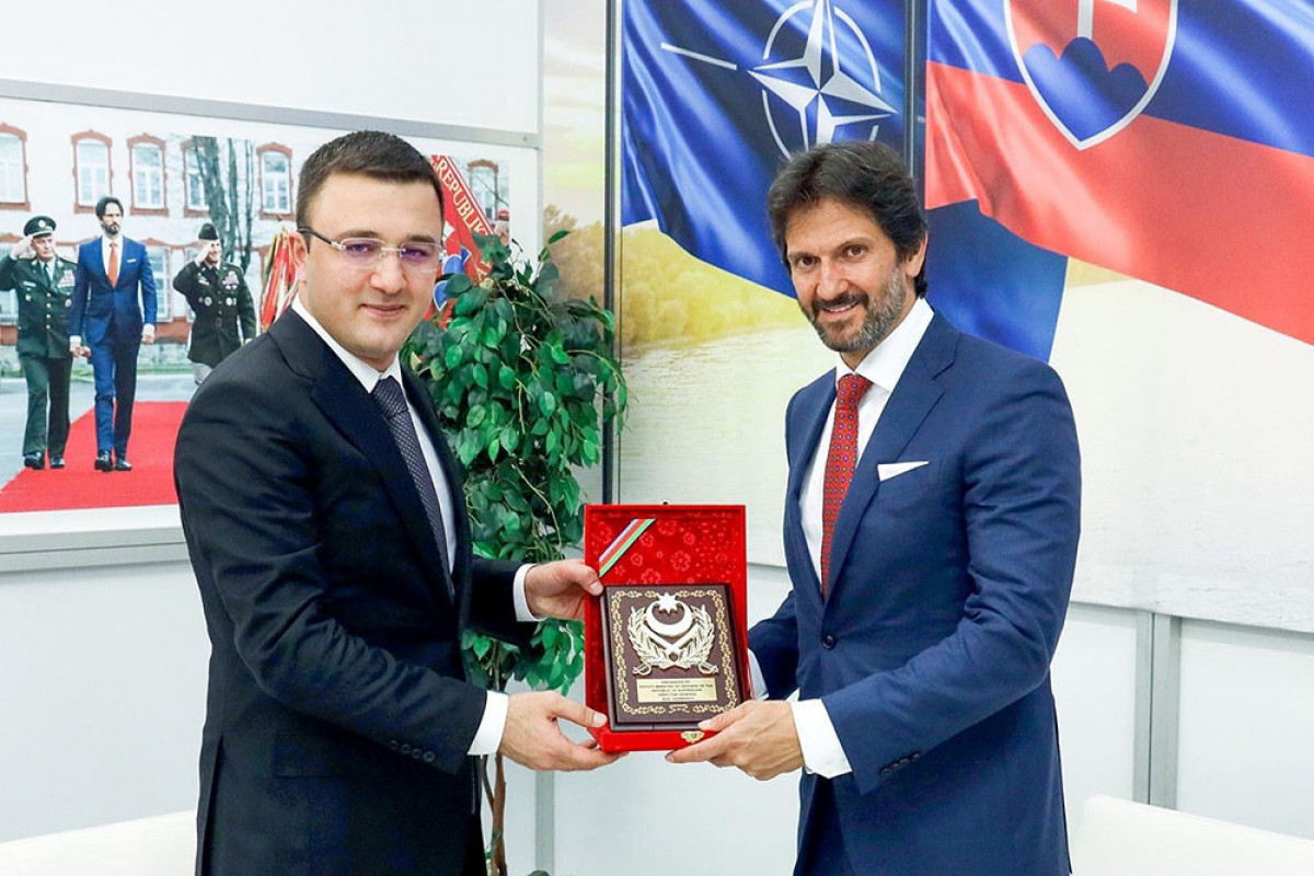 Азербайджан и Словакия обсудили сотрудничество в военной и военно-технической сферах