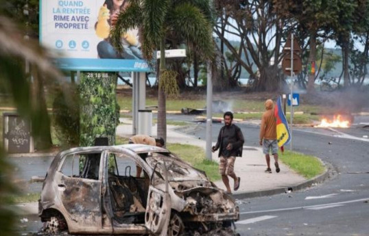 В беспорядках в Новой Каледонии погибли три человека, сотни получили ранения