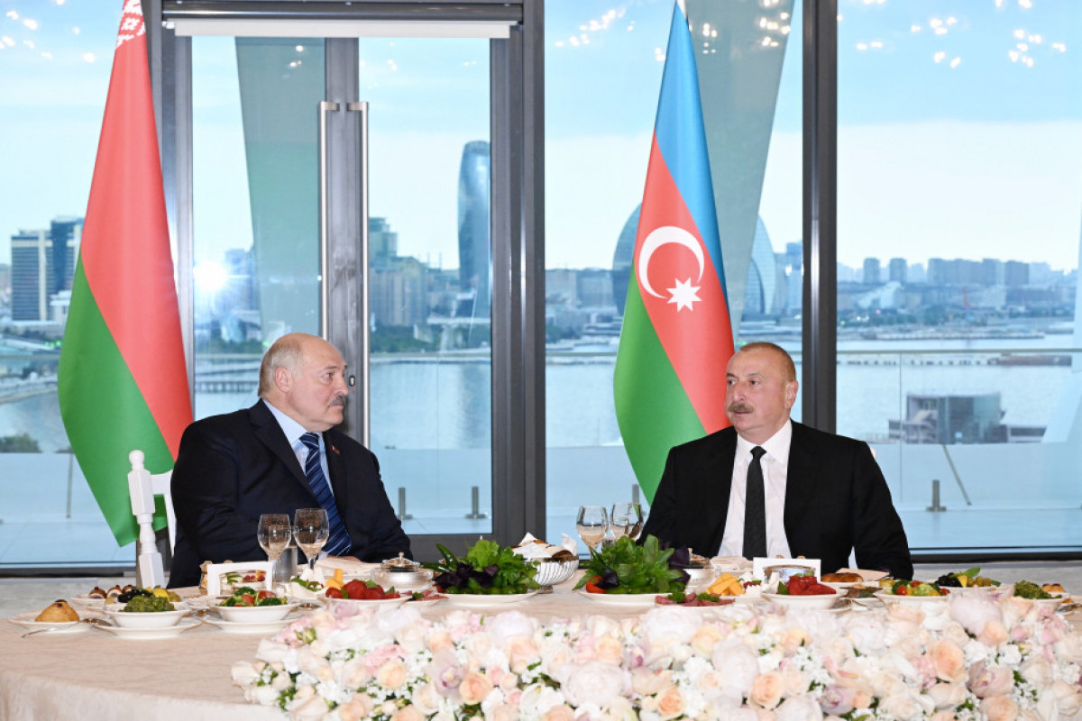 Во дворце «Гюлистан» от имени Президента Ильхама Алиева был дан государственный прием в честь Президента Александра Лукашенко-<span class="red_color">ОБНОВЛЕНО