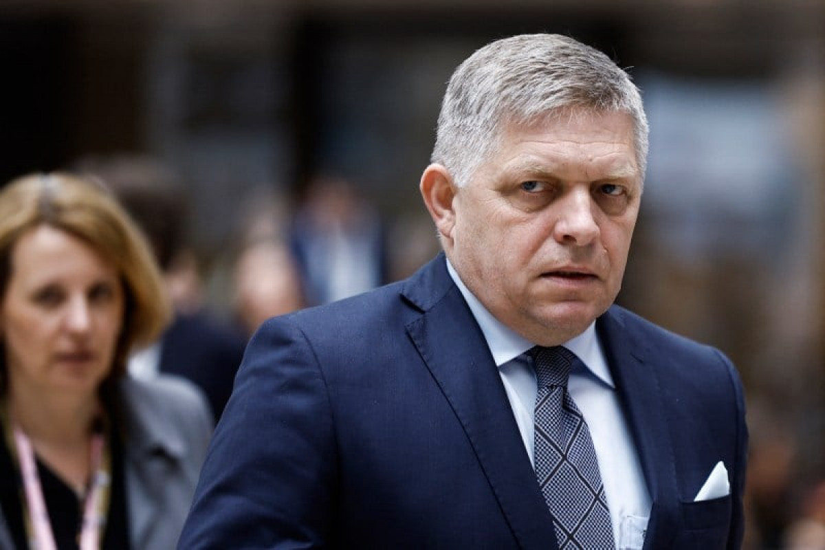 Премьера Словакии Фицо могут перевести в одну из больниц Братиславы