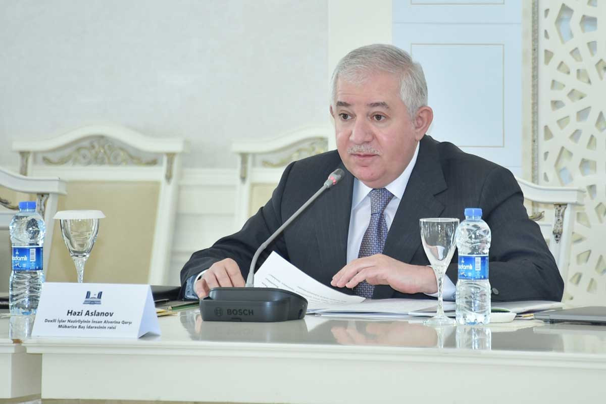 Глава ведомства МВД Азербайджана заявил о трудностях в розыске по линии Интерпола лиц, совершивших преступления в сфере торговли людьми