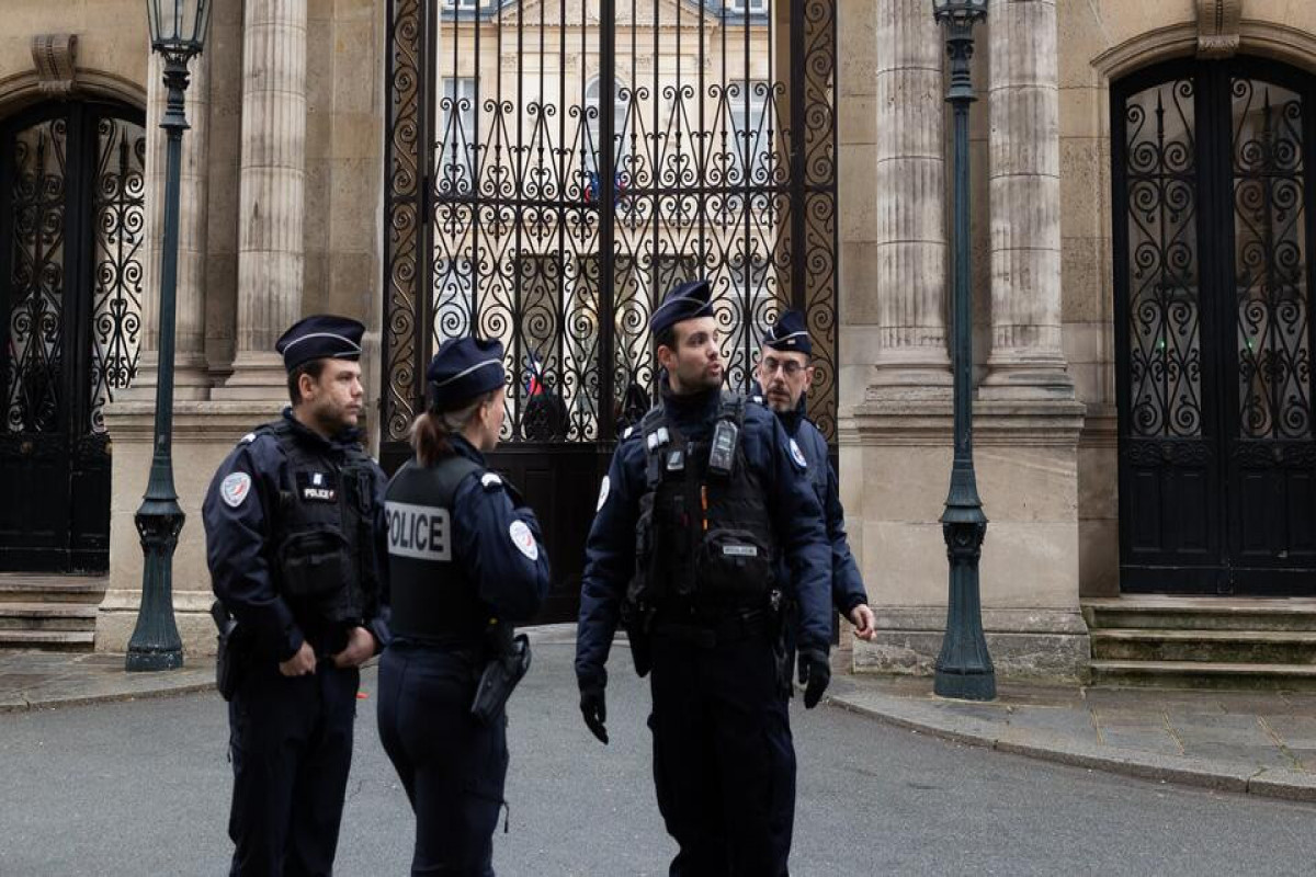Во Франции двух человек задержали по подозрению в подготовке терактов