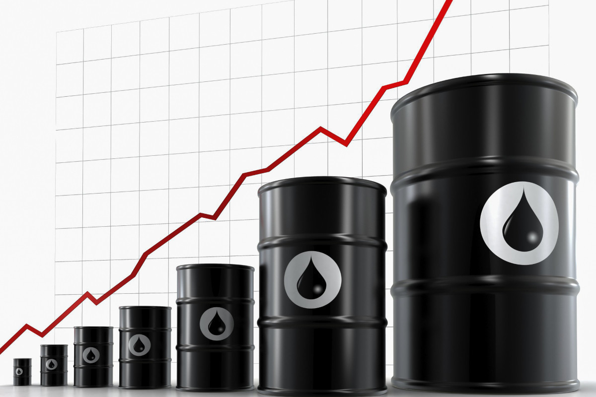Цена на нефть на мировых рынках приблизилась к $84 за баррель