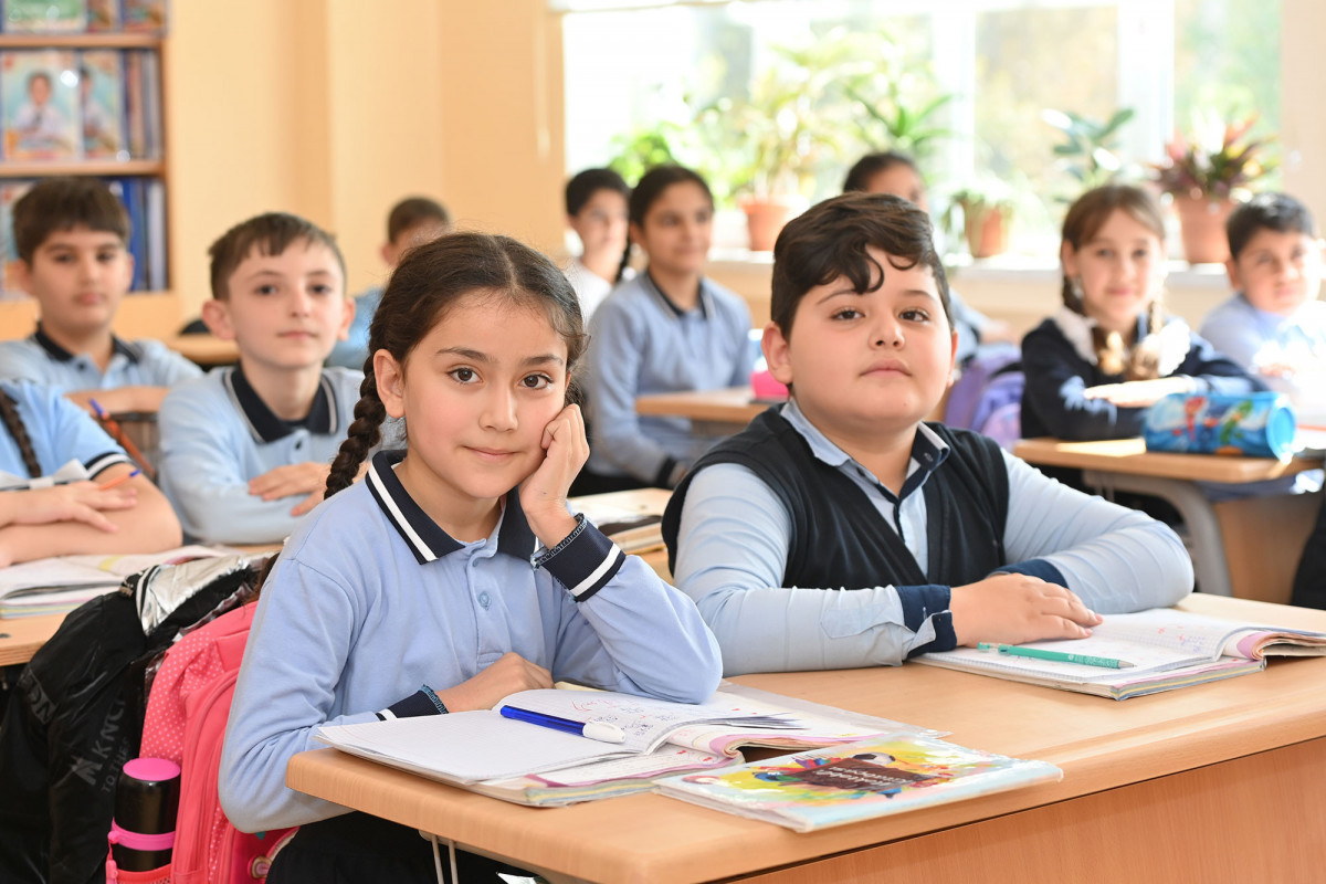 Начался набор в лицеи и гимназии Азербайджана