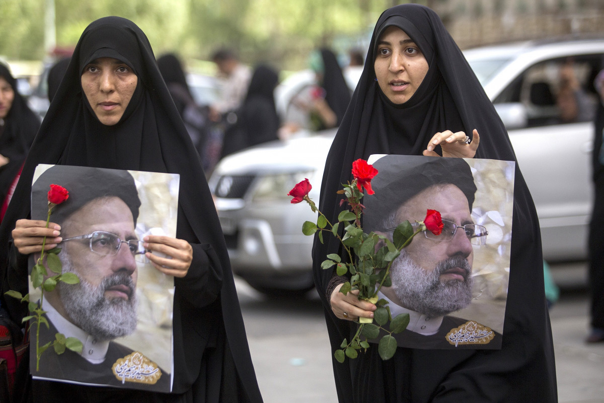 В Иране объявили 22 мая выходным днем в связи с трауром по президенту