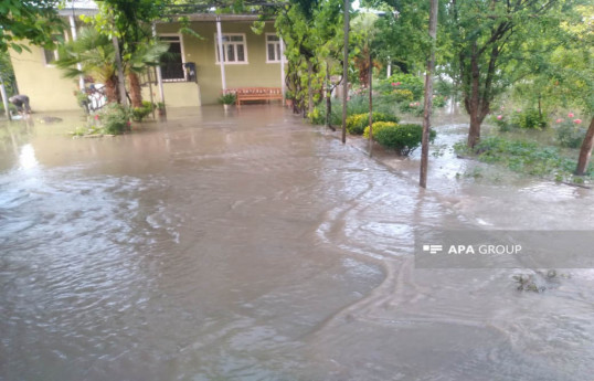 В Загатале паводковые воды затопили дворы около 250 домов-ФОТО 