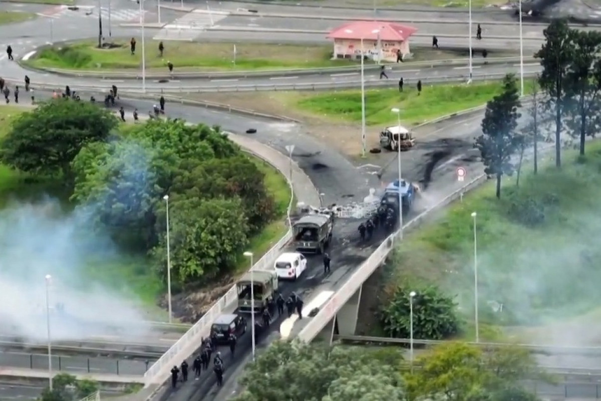 В Новой Каледонии продолжаются столкновения между сторонниками независимости и полицией-ВИДЕО 