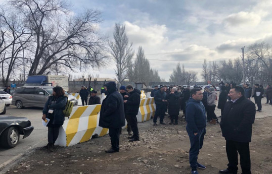Аэропорт Бишкека эвакуирован из-за минной угрозы, территория проверяется