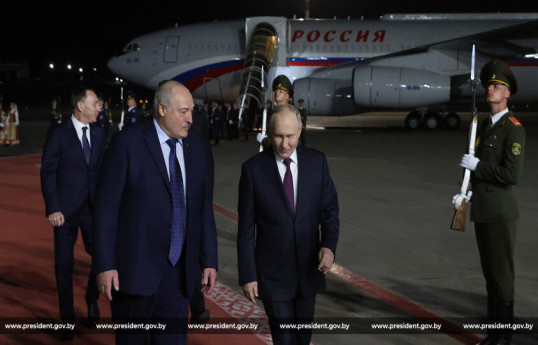 Путин совершил официальный визит в Беларусь