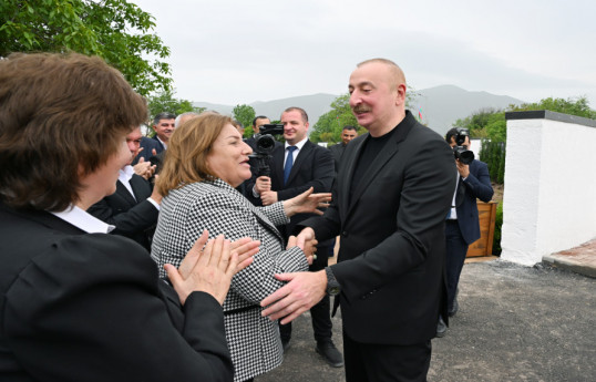 Президент Ильхам Алиев и первая леди Мехрибан Алиева встретились с жителями города Ходжалы-ФОТО -ОБНОВЛЕНО 