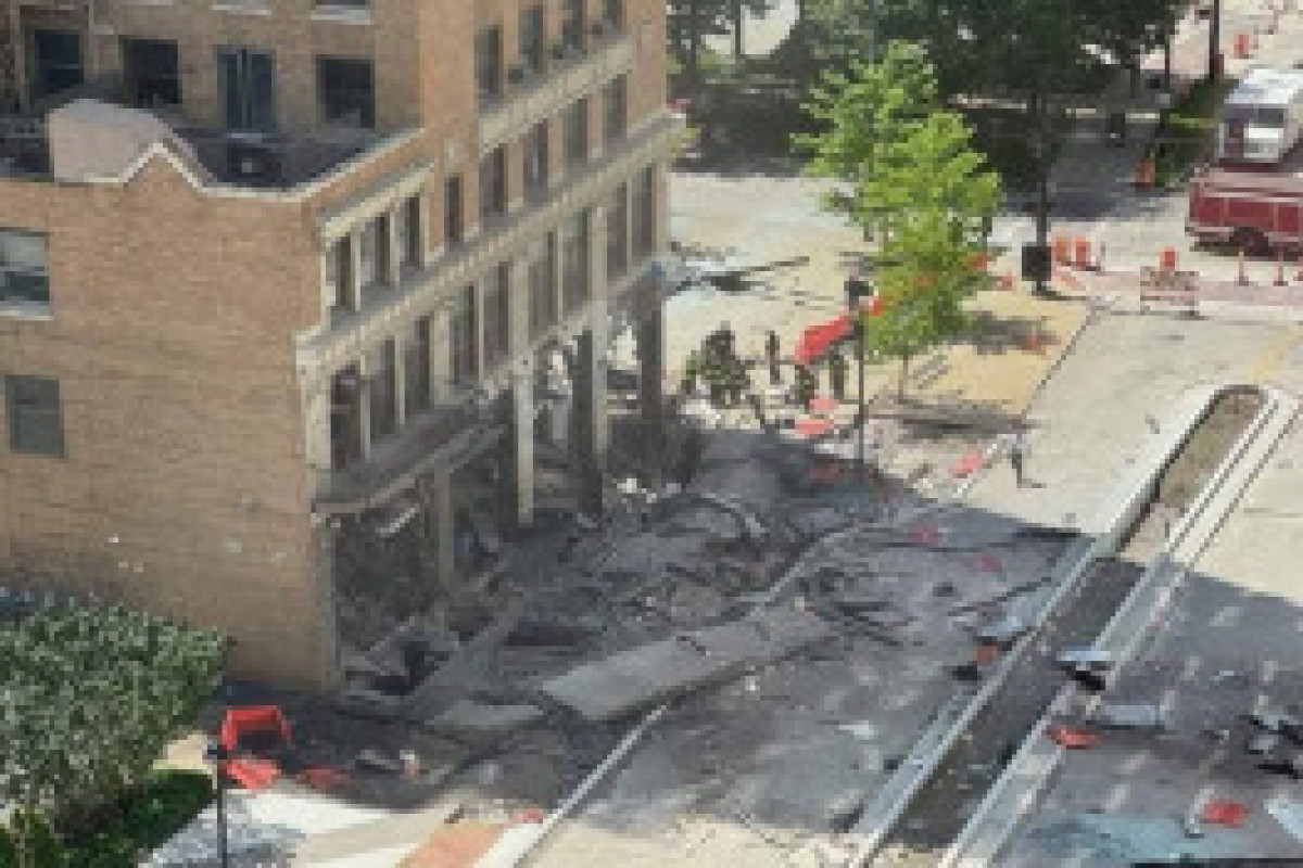 Мощный взрыв в здании банка в США: есть пострадавшие-ВИДЕО 