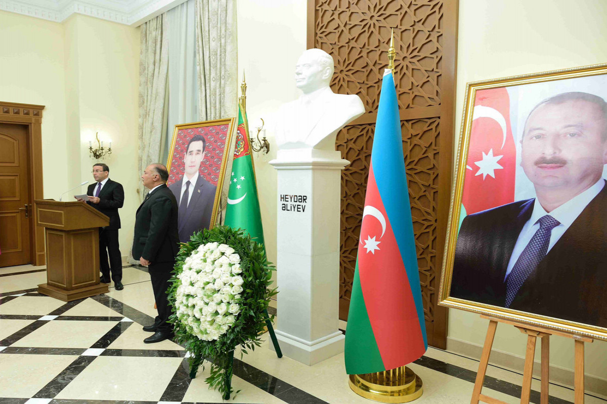 В Туркменистане отметили День независимости Азербайджана
