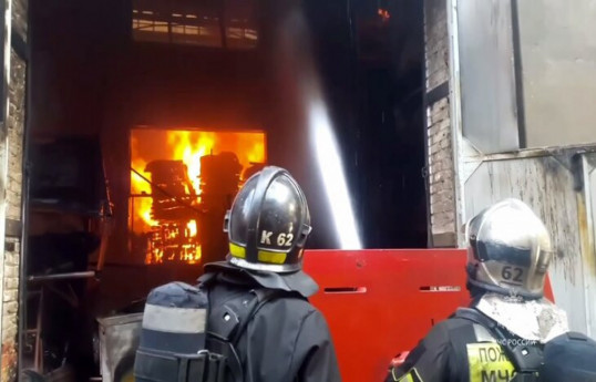 На одном из складов в Москве произошел пожар