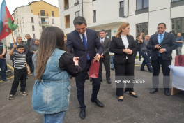 В село Суговушан Агдеринского района прибыла очередная группа жителей, им вручены ключи от квартир-ФОТО-ОБНОВЛЕНО-1-ВИДЕО 