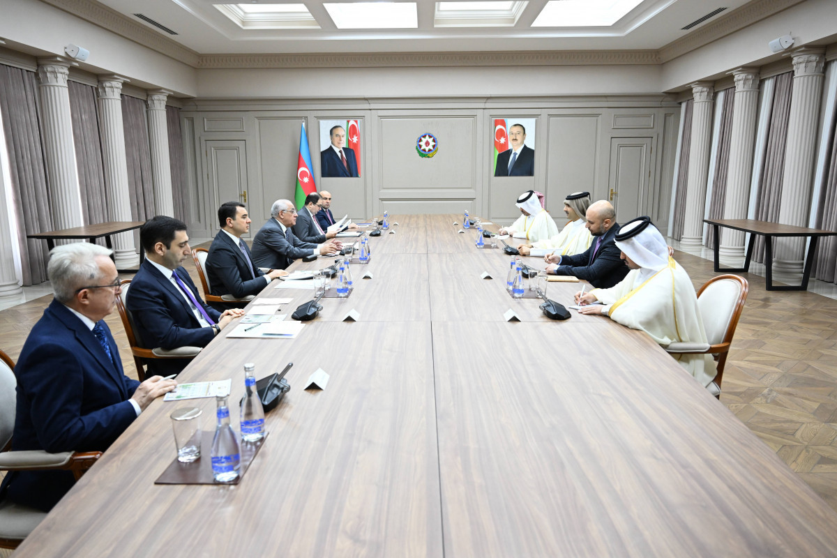 Премьер-министр Азербайджана встретился с министром культуры Катара
